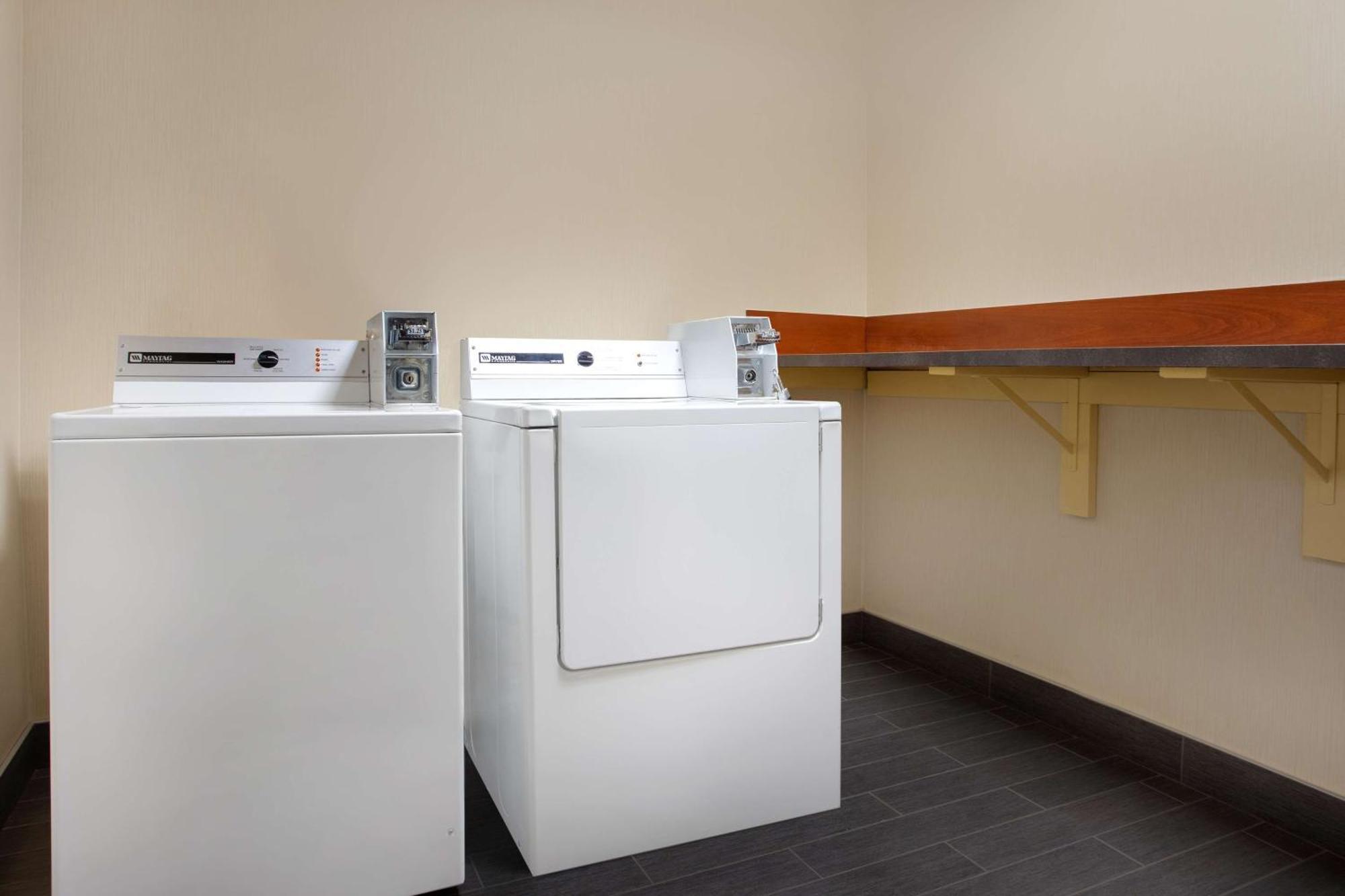 Hilton Garden Inn Omaha West Zewnętrze zdjęcie